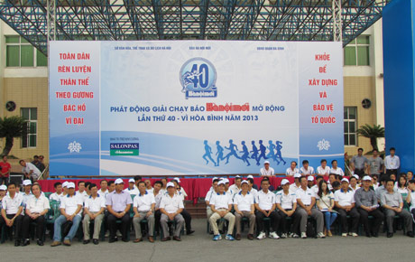 5,400 people attend Hanoimoi newspaper Run for Peace